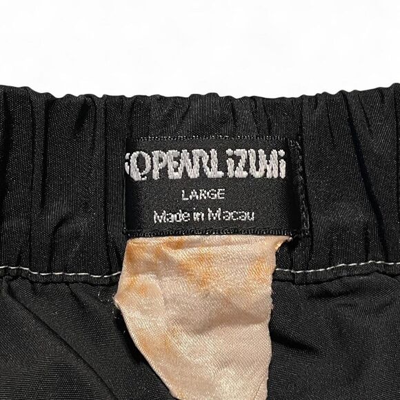 Y2K baggy black multi pocket men’s shorts with white stitching - Picture 4 of 7